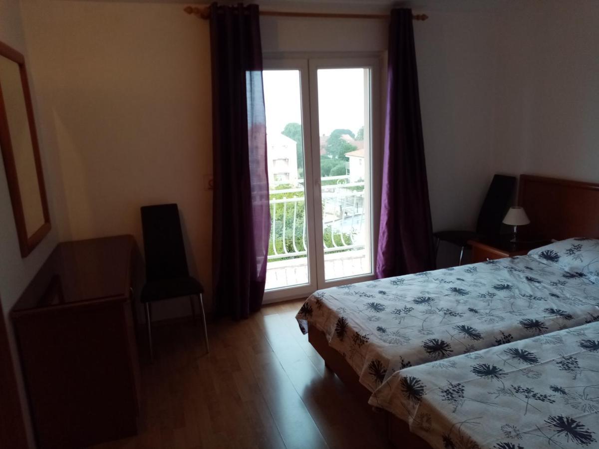 Apartmani Nado Majica Sveti Filip i Jakov Exterior photo